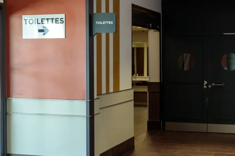 Toilettes - Galerie Fontaine-lès-Dijon